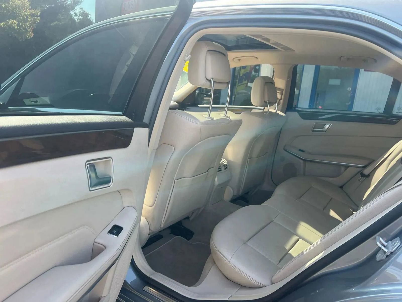 Used 2015 Mercedes-Benz E 350 4MATIC Sedan image 13