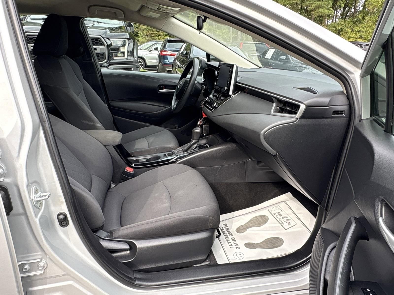 Used 2021 Toyota Corolla LE FWD image 18