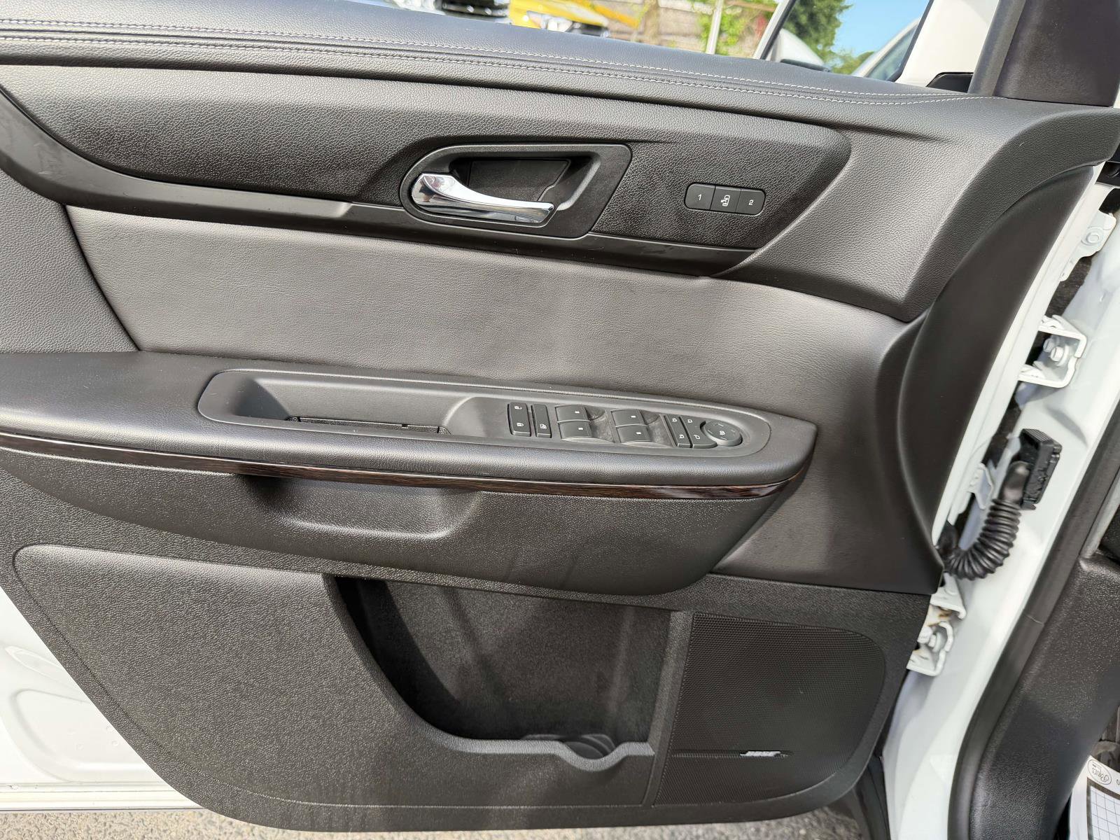 Used 2017 Chevrolet Traverse Premier AWD/4WD image 18
