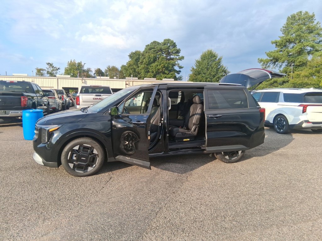Certified 2026 Kia Carnival EX FWD image 21