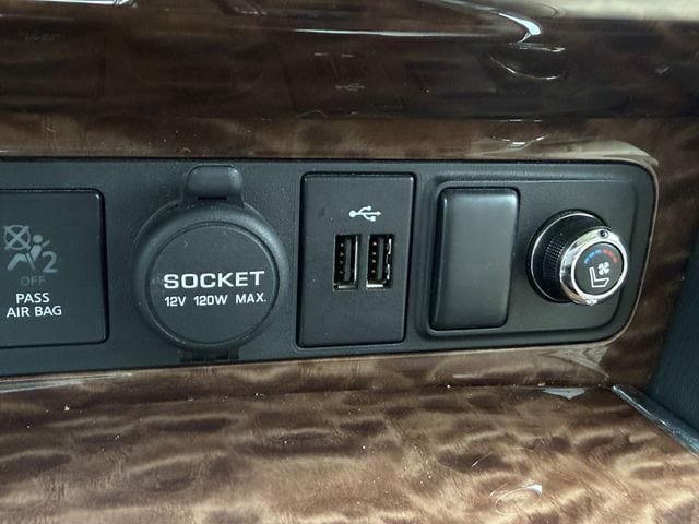Used 2019 Nissan Armada Platinum w/ Captain's Chairs Package RWD image 21