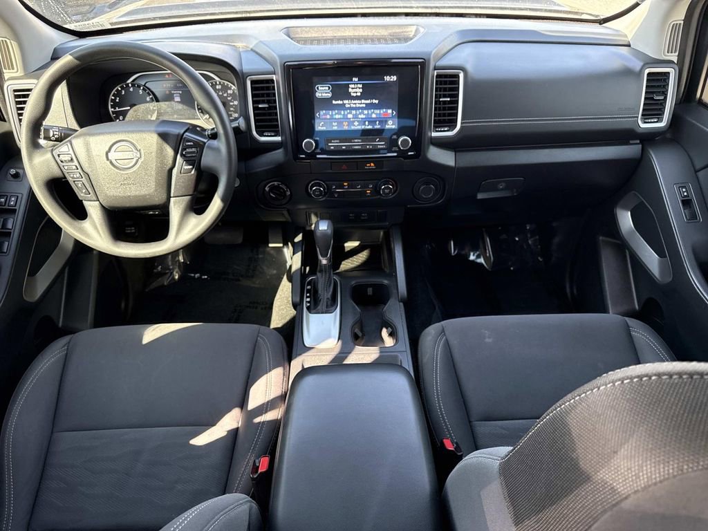 Used 2022 Nissan Frontier SV image 15