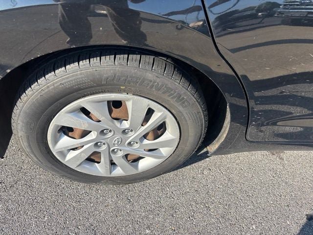 Used 2017 Hyundai Elantra SE FWD image 17