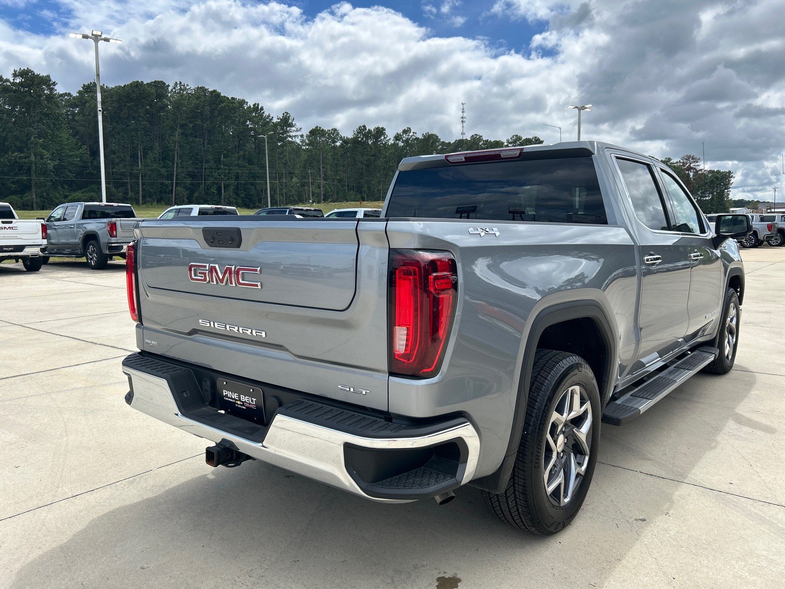 Used 2025 GMC Sierra 1500 SLT w/ SLT Premium Package AWD/4WD image 3