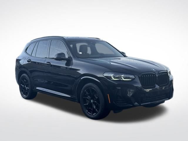 Used 2024 BMW X3 xDrive30i w/ Premium Package image 4