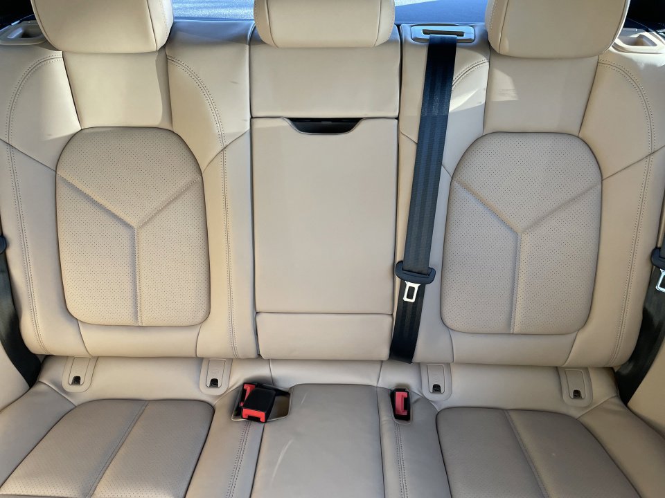 Certified 2023 Porsche Macan image 29