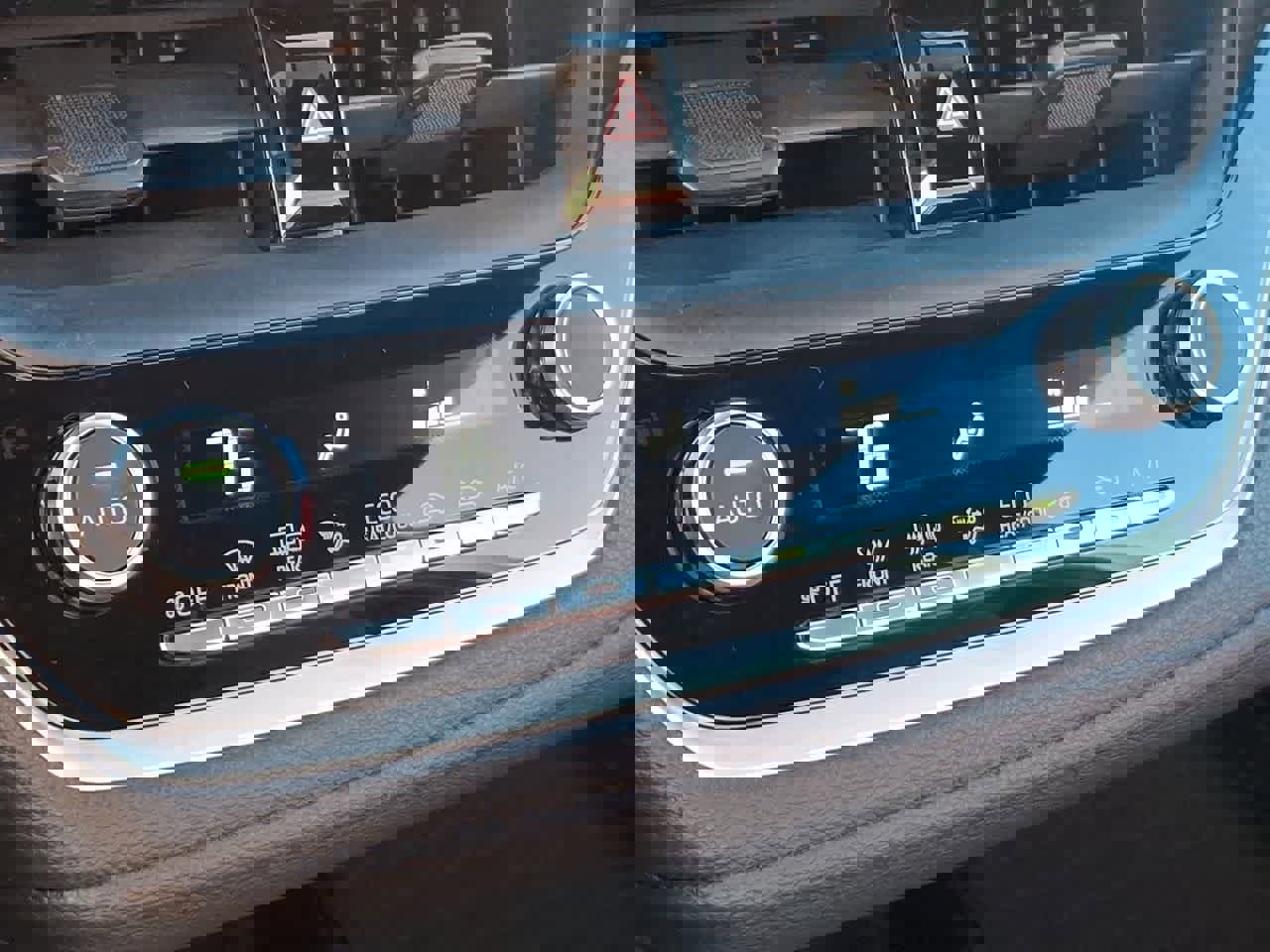 Used 2023 Toyota Corolla SE image 25