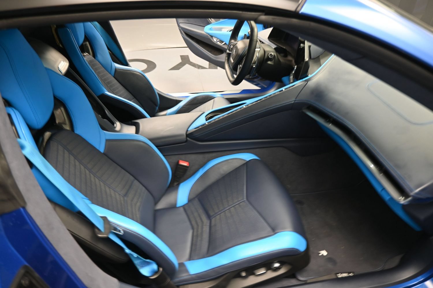 Used 2022 Chevrolet Corvette Stingray Premium Cpe w/ Z51 Performance Package RWD image 17