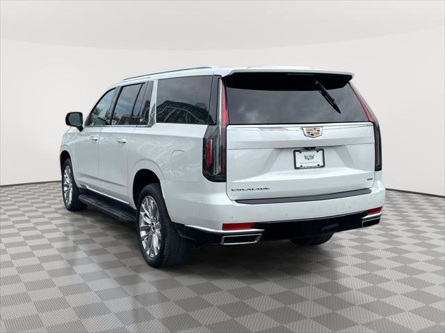 Used 2023 Cadillac Escalade ESV Premium Luxury image 4
