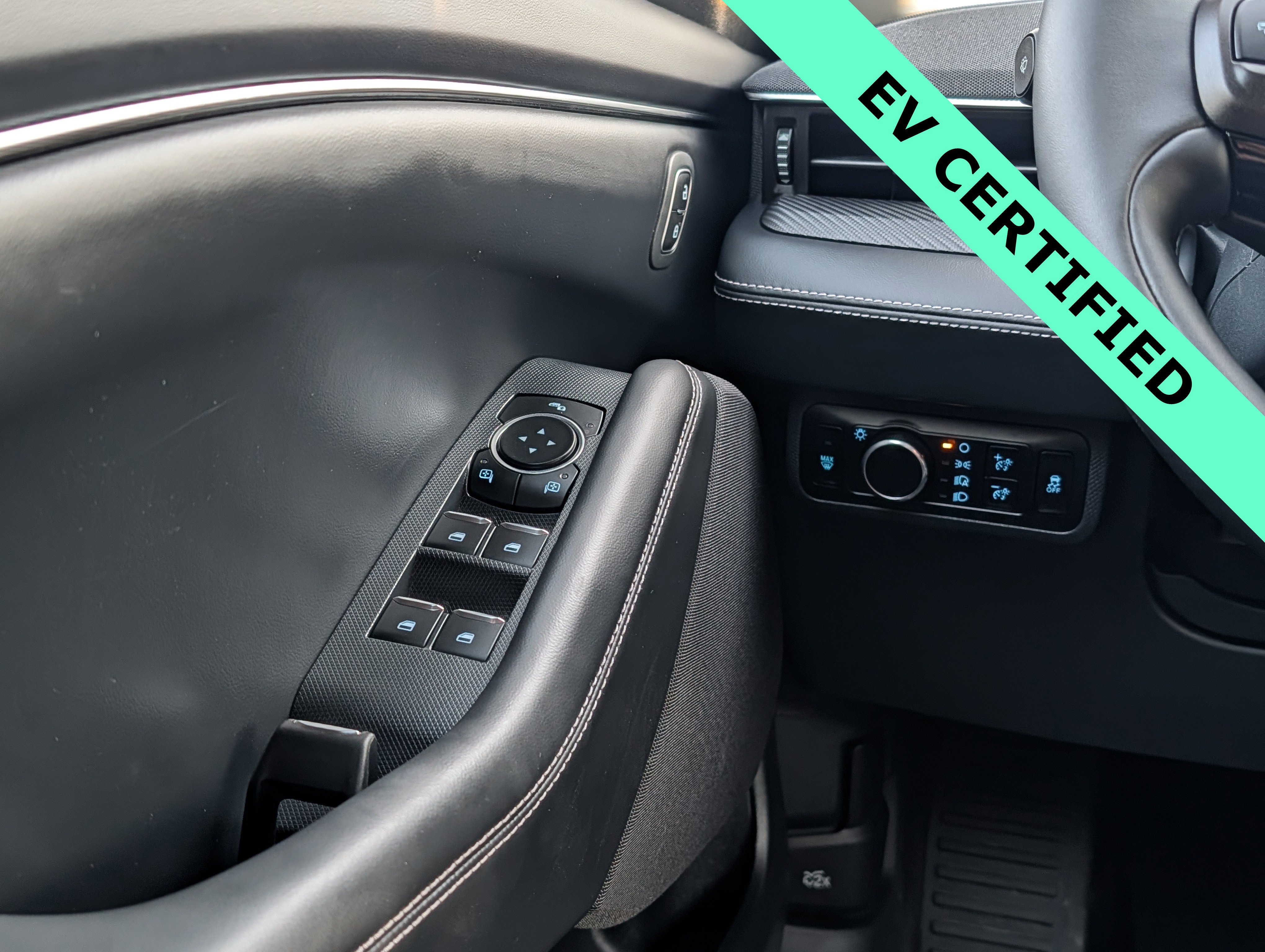 Certified 2025 Ford Mustang Mach-E Select RWD image 21