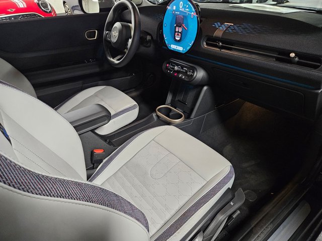 Certified 2025 MINI Cooper S FWD image 18