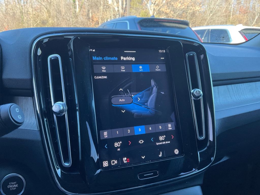 Certified 2023 Volvo XC40 B5 Ultimate w/ Protection Package Premier image 20