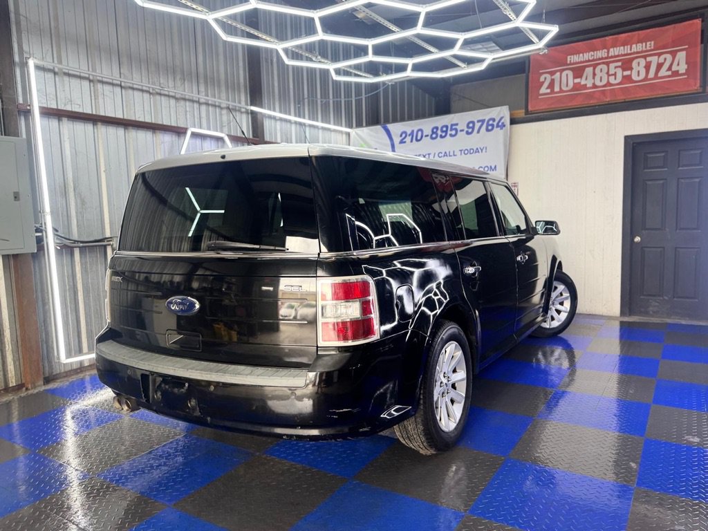 Used 2011 Ford Flex SEL w/ Rapid Spec Order Code FWD image 17