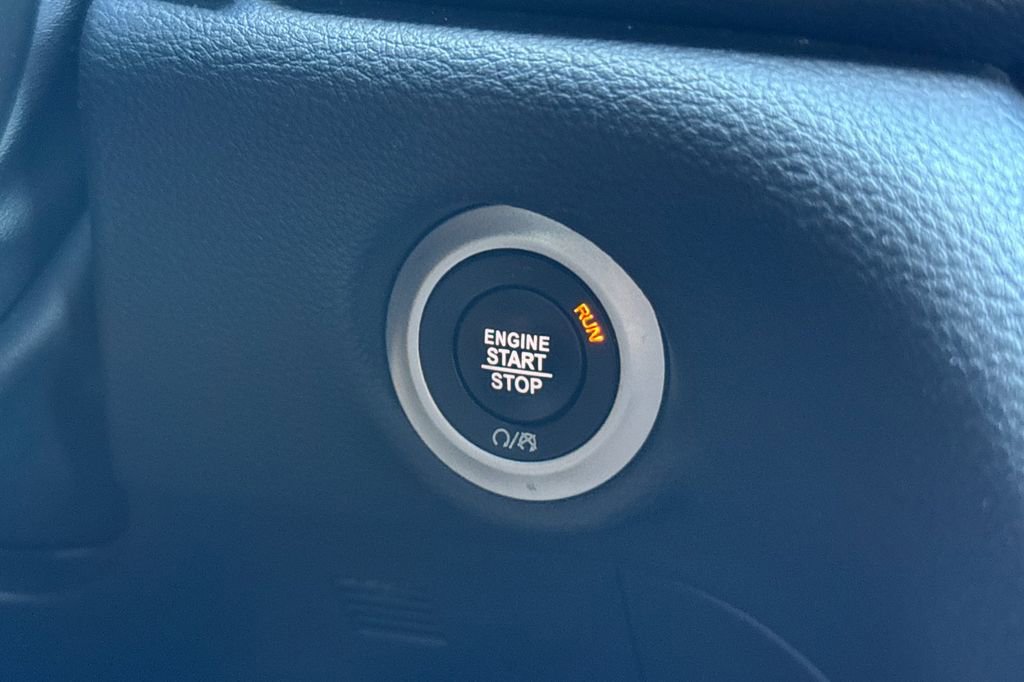 Used 2021 Chrysler Pacifica Pinnacle image 21