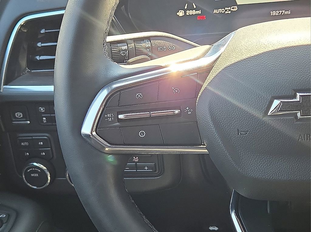 Used 2025 Chevrolet Tahoe Z71 w/ Comfort Package AWD/4WD image 21