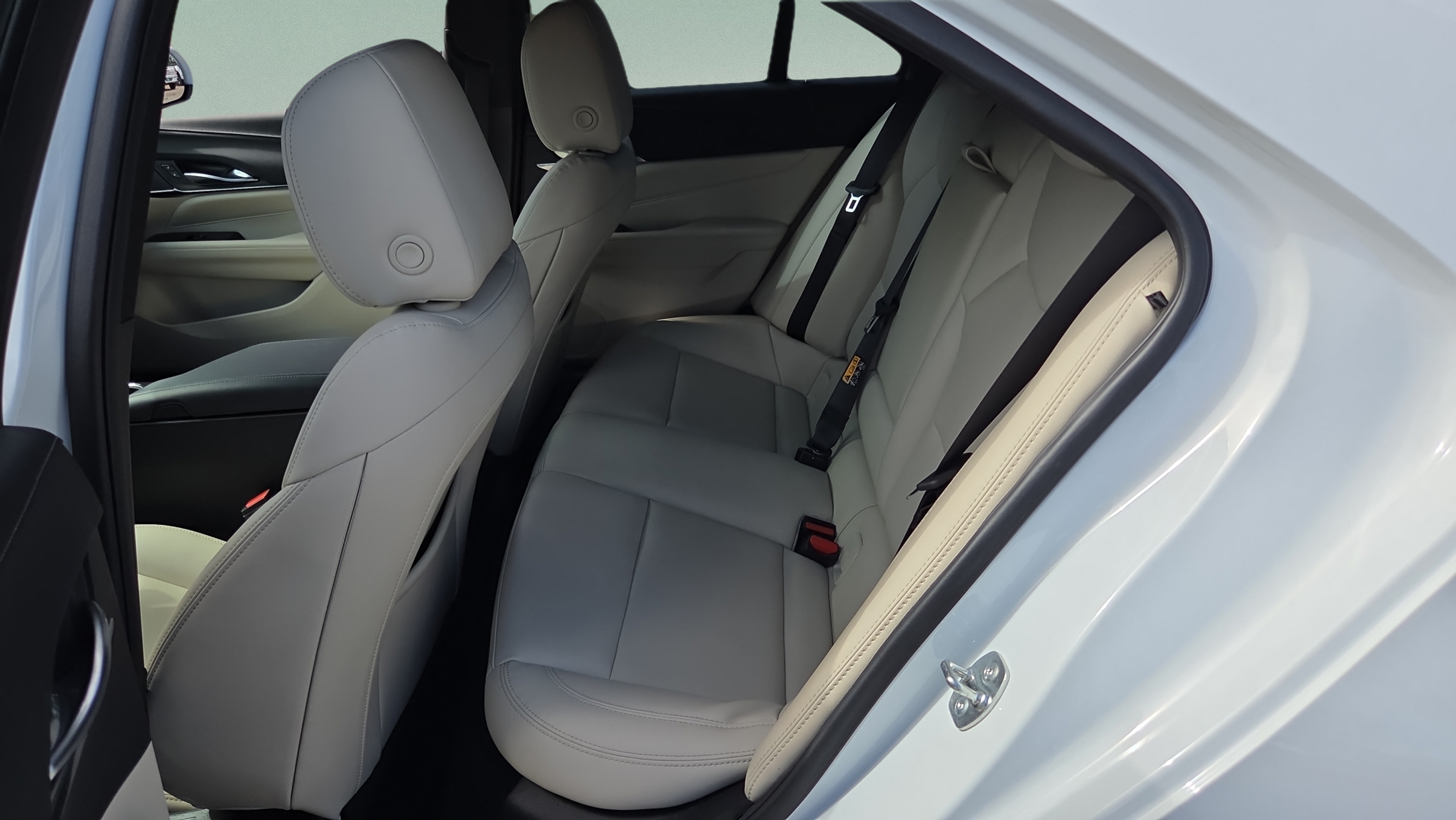 Certified 2025 Cadillac CT4 Luxury RWD image 10