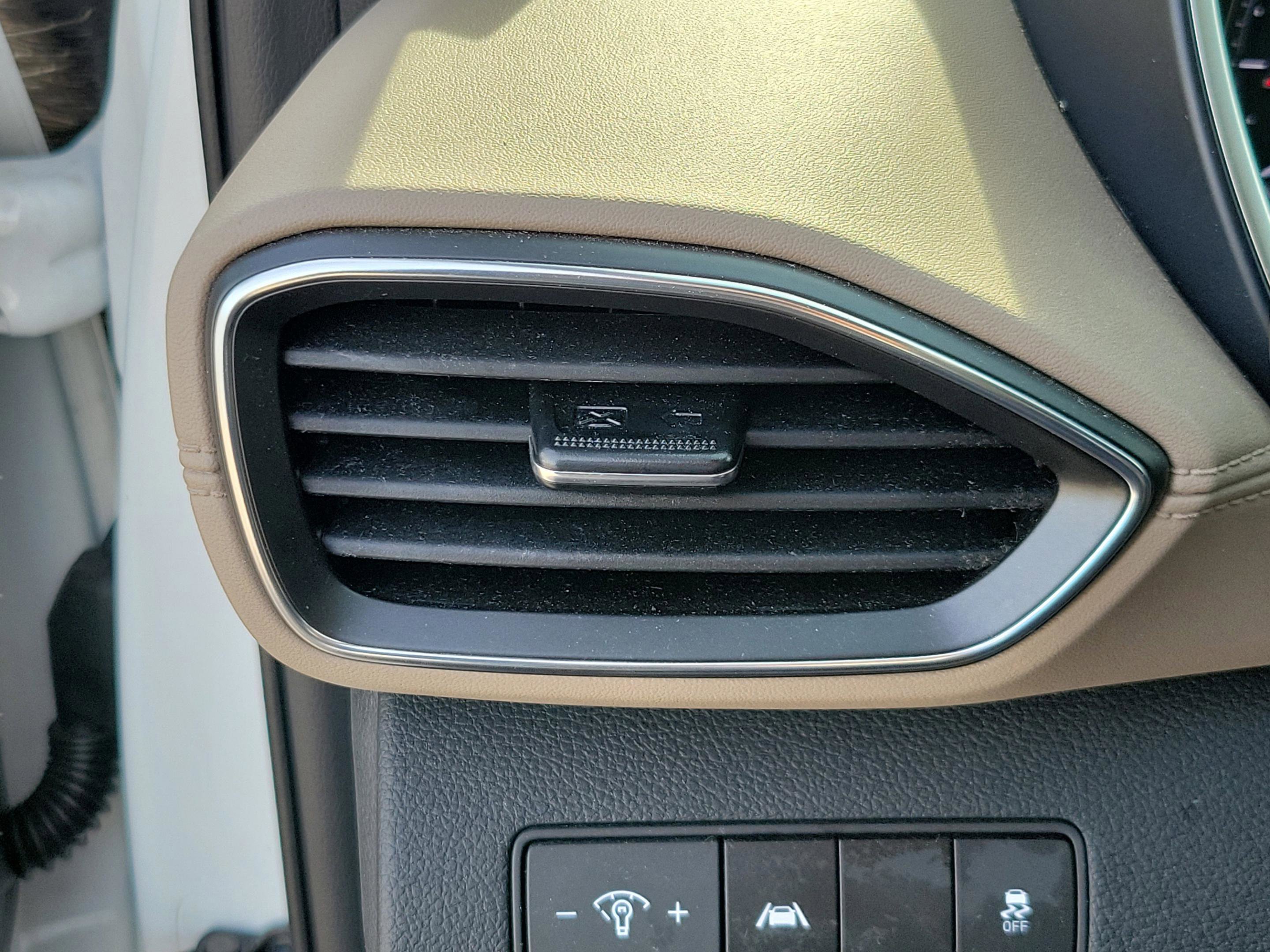 Certified 2023 Hyundai Santa Fe SE image 28