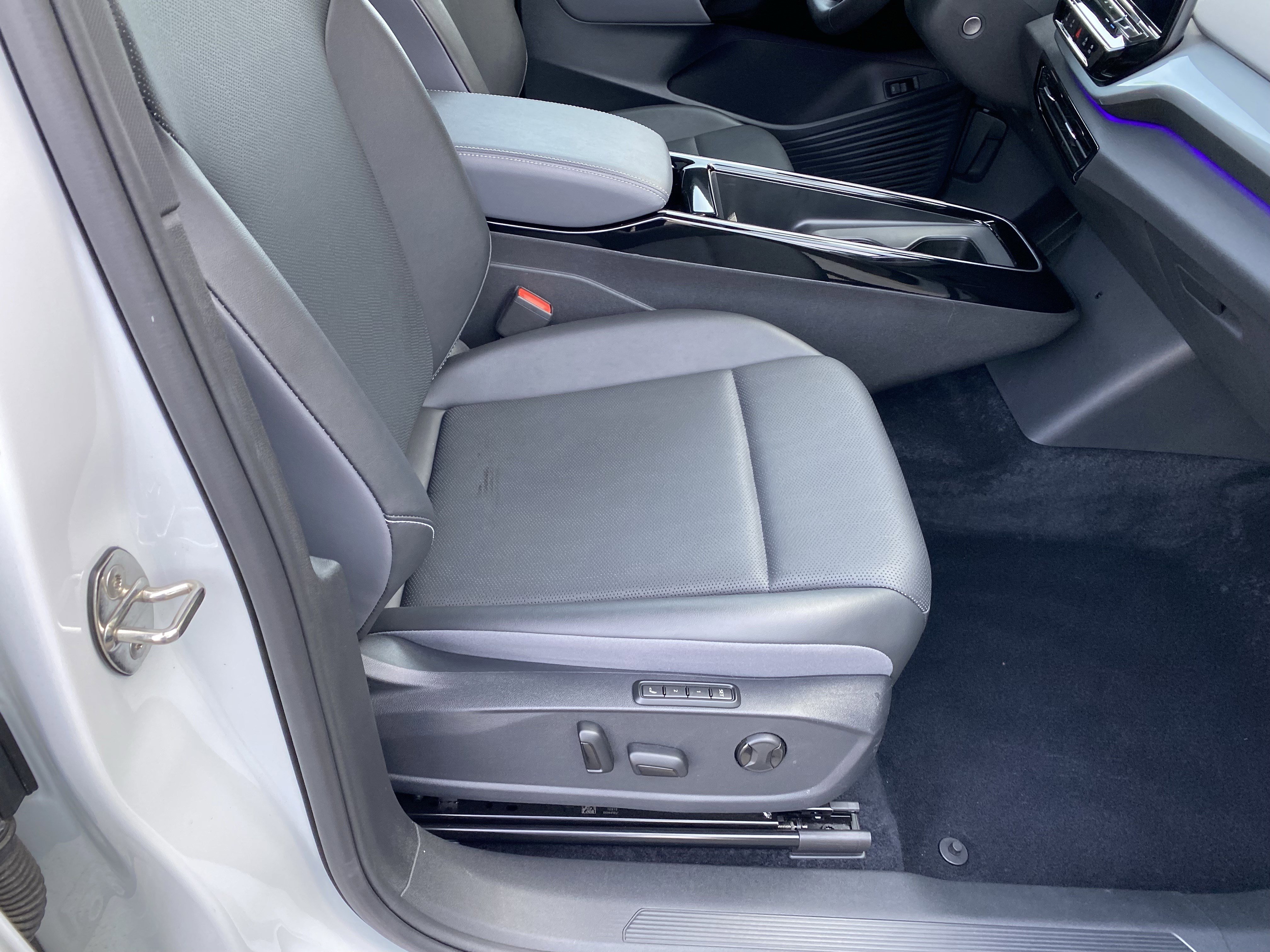 Used 2023 Volkswagen ID.4 Pro S image 30