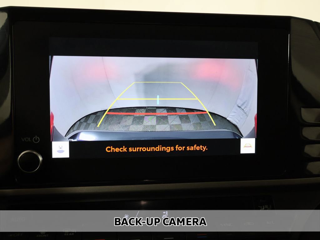 Used 2025 Toyota Camry LE FWD image 5