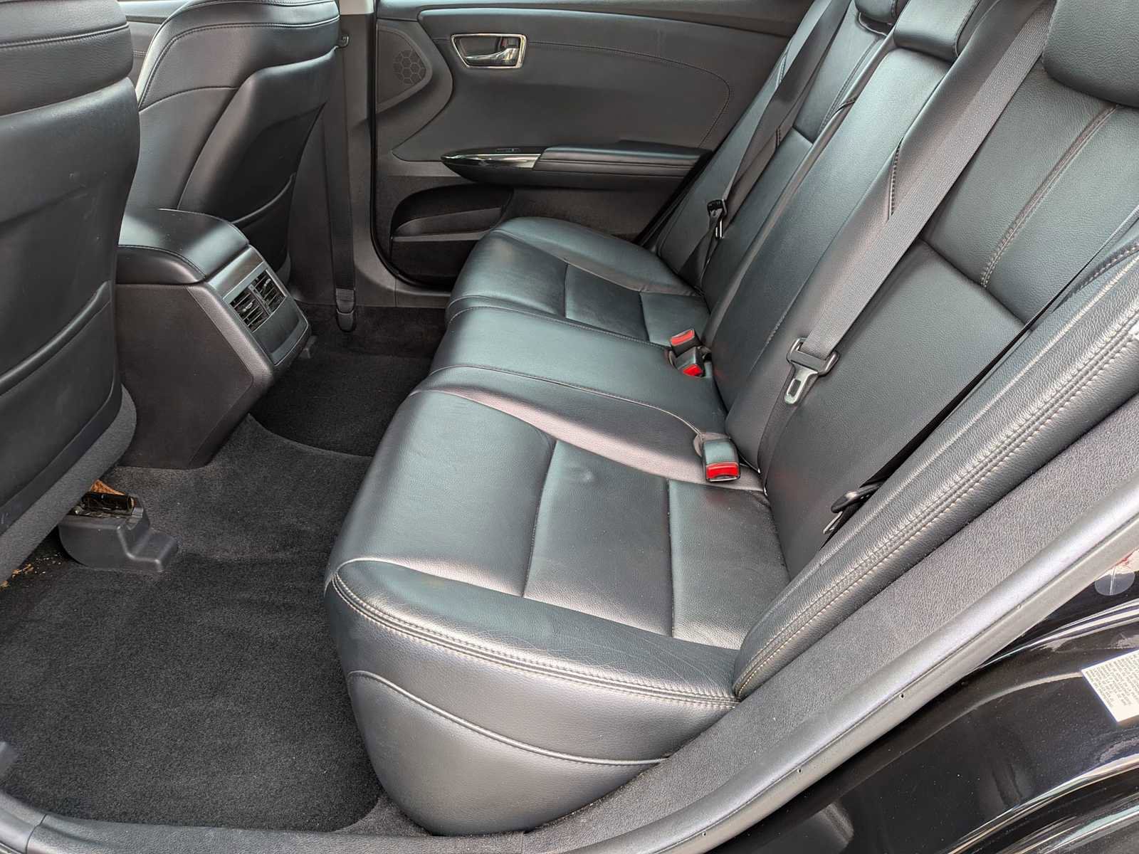 Used 2016 Toyota Avalon XLE FWD image 18