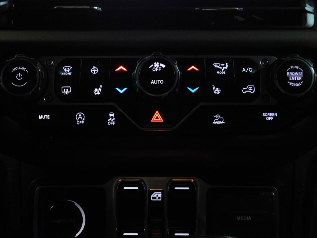 Used 2024 Jeep Wrangler Unlimited Rubicon w/ Technology Group AWD/4WD image 47
