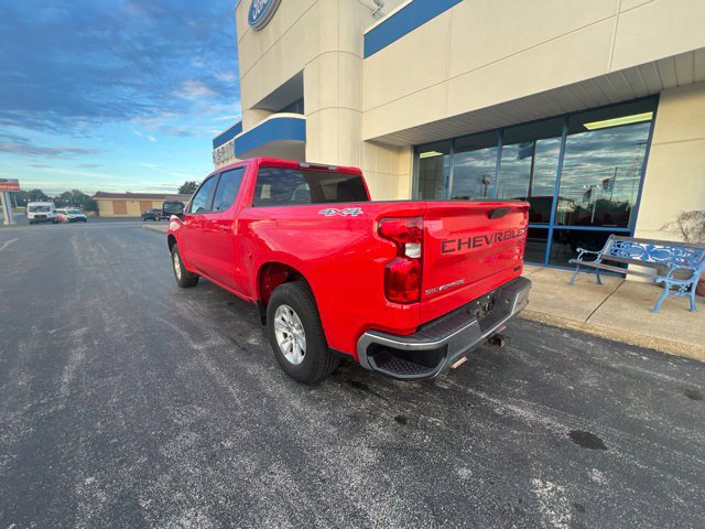 Used 2022 Chevrolet Silverado 1500 LT AWD/4WD image 3