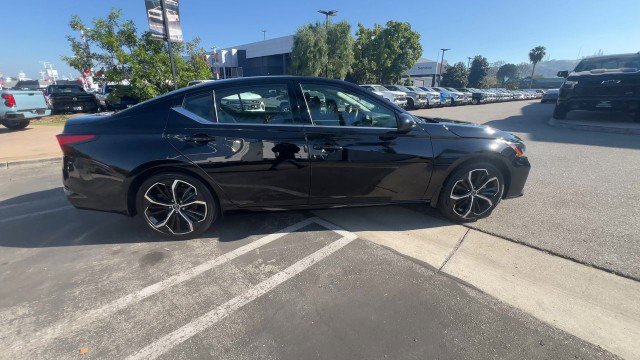 Used 2025 Nissan Altima 2.5 SR image 9