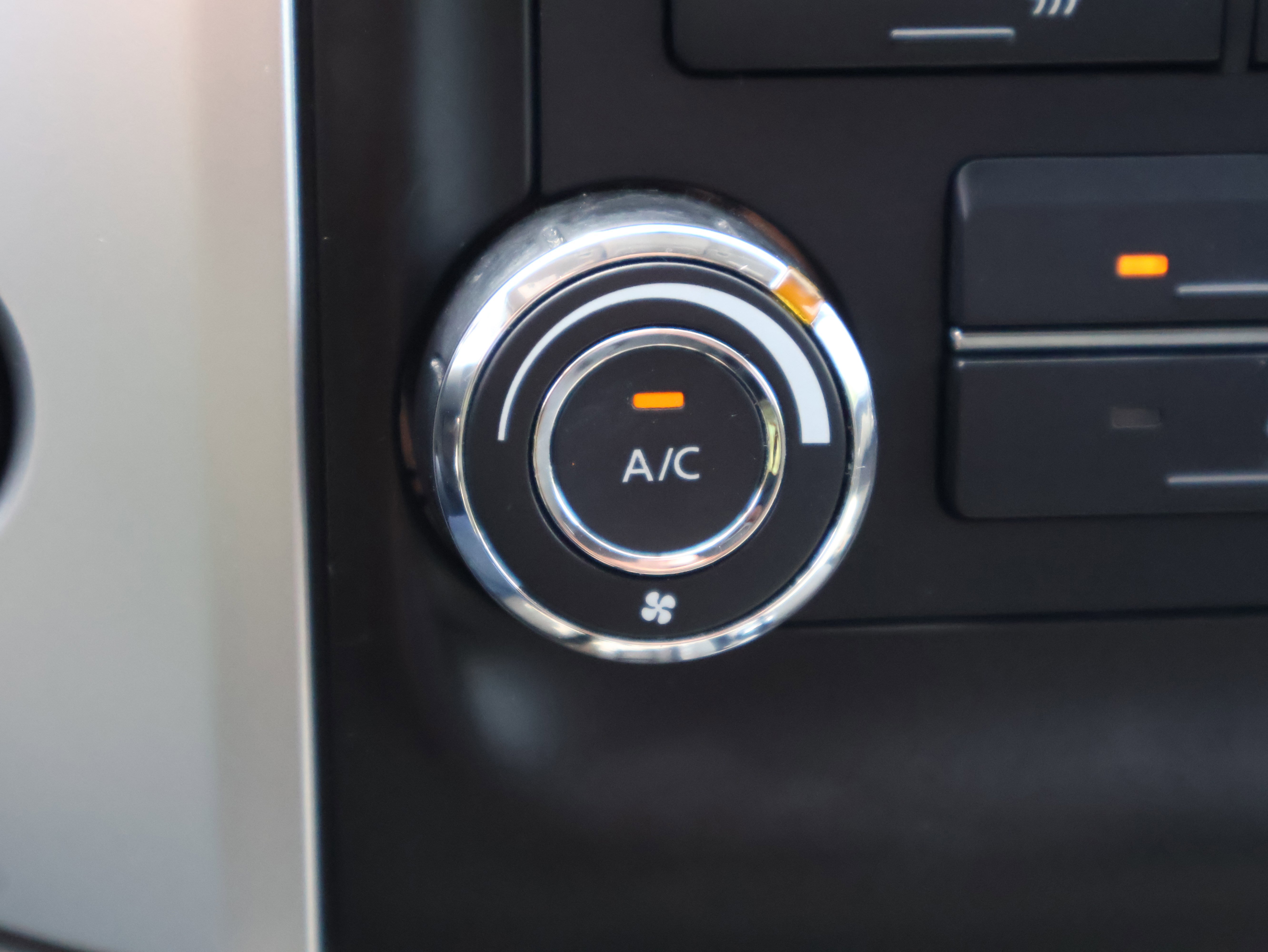 Used 2017 Nissan Frontier SV image 31