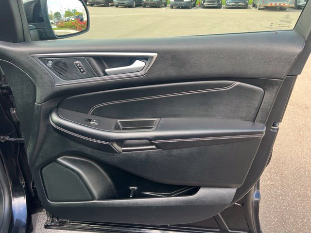 Used 2024 Ford Edge Titanium w/ Equipment Group 301A AWD/4WD image 10