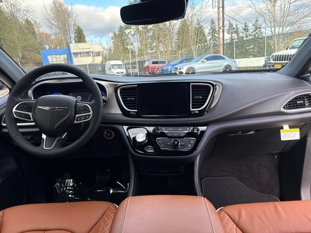 New 2026 Chrysler Pacifica Pinnacle AWD/4WD image 11