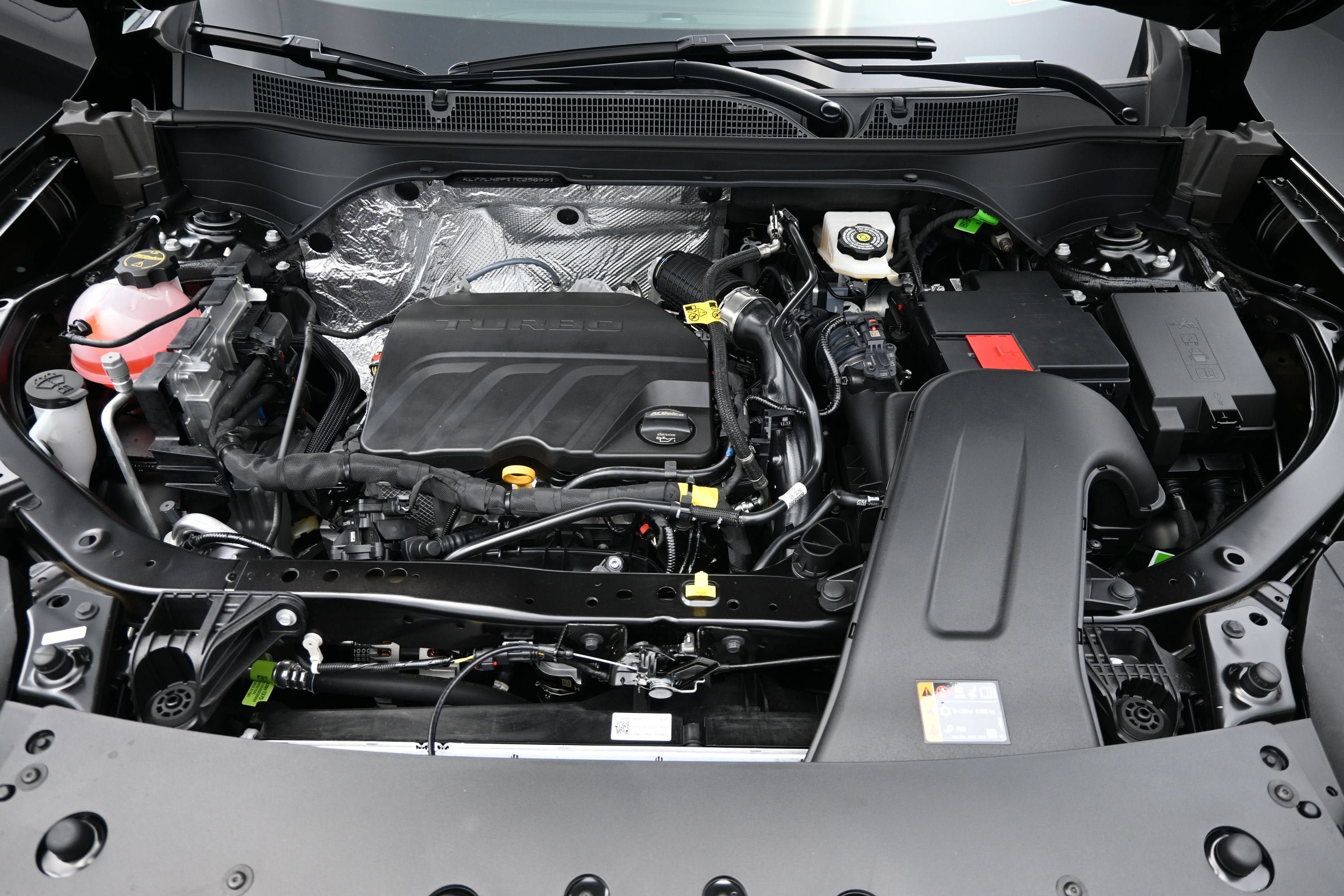 New 2026 Chevrolet Trax LT w/ Sunroof Package FWD image 33