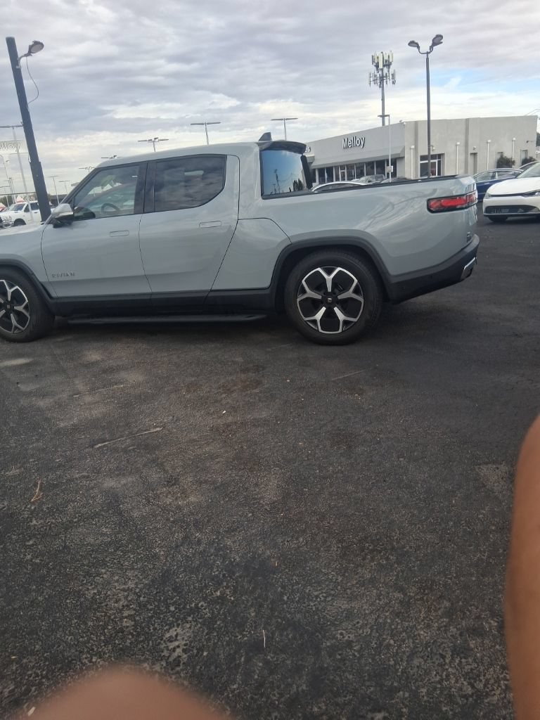 Used 2024 Rivian R1T Adventure Dual AWD/4WD image 4