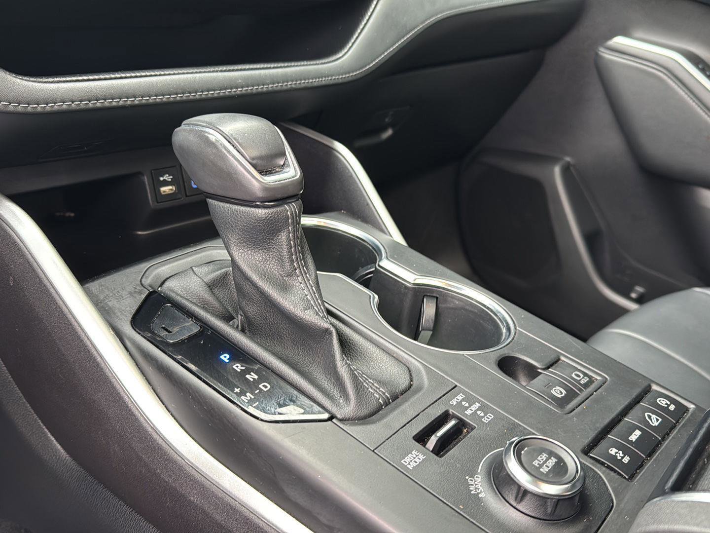 Used 2022 Toyota Highlander XSE image 25