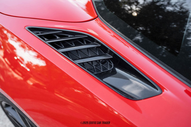 Used 2019 Chevrolet Corvette Stingray Coupe w/ Carbon Flash Badge Package image 89