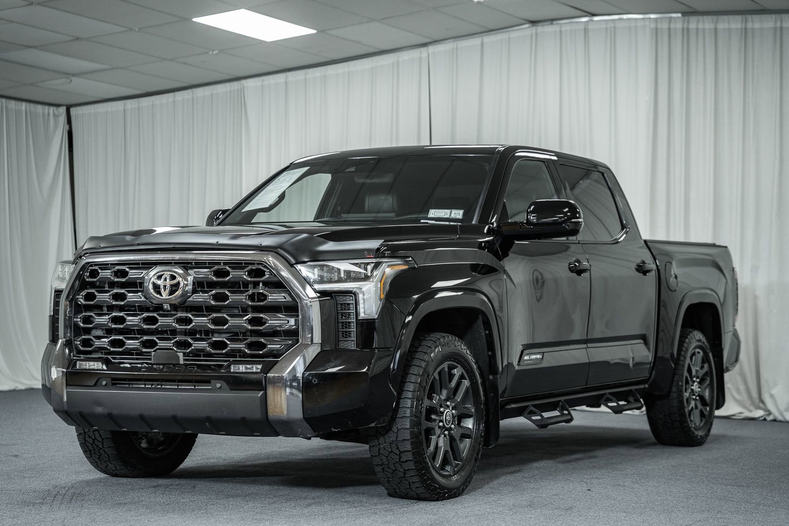 Used 2023 Toyota Tundra Platinum image 2