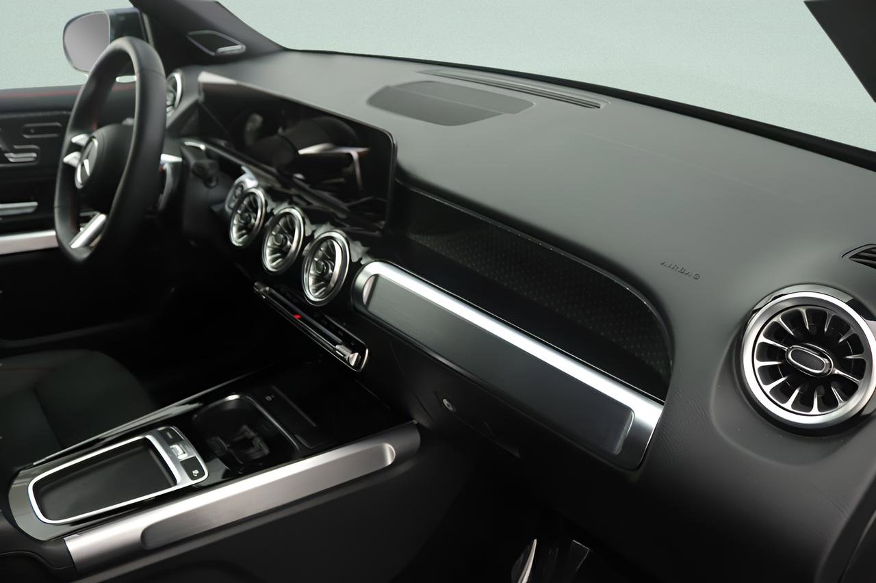 Certified 2025 Mercedes-Benz GLB 250 image 22