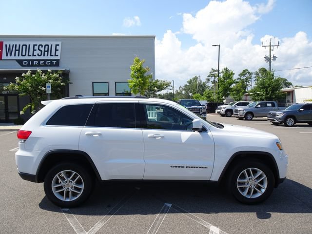 Used 2017 Jeep Grand Cherokee Laredo w/ Quick Order Package 23E AWD/4WD image 3