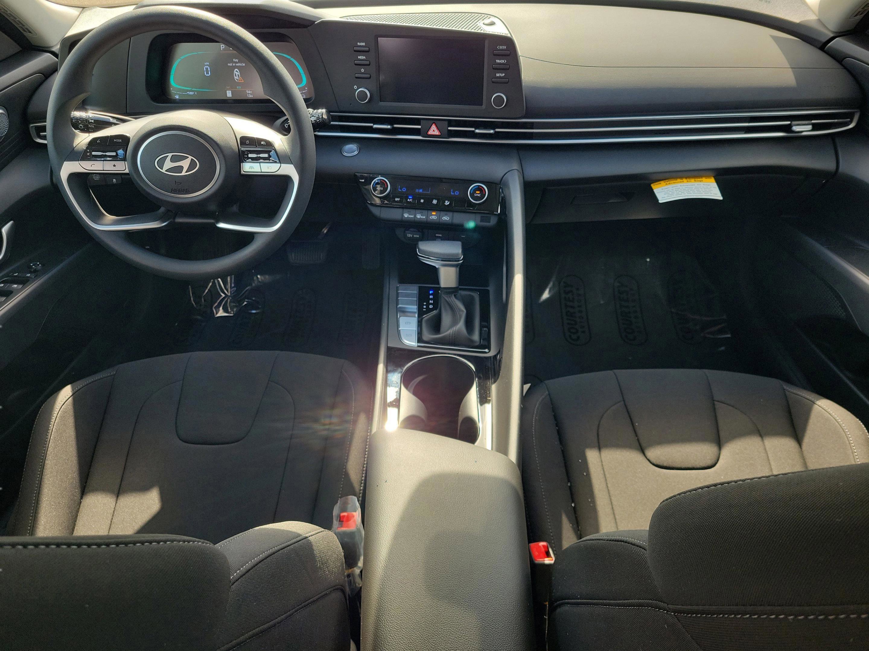 New 2026 Hyundai Elantra Blue image 32