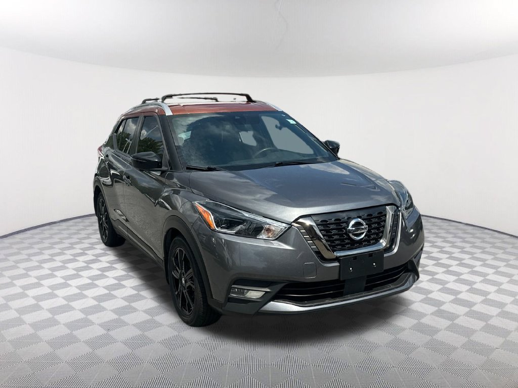 Used 2020 Nissan Kicks SR w/ SR Premium Package FWD image 3