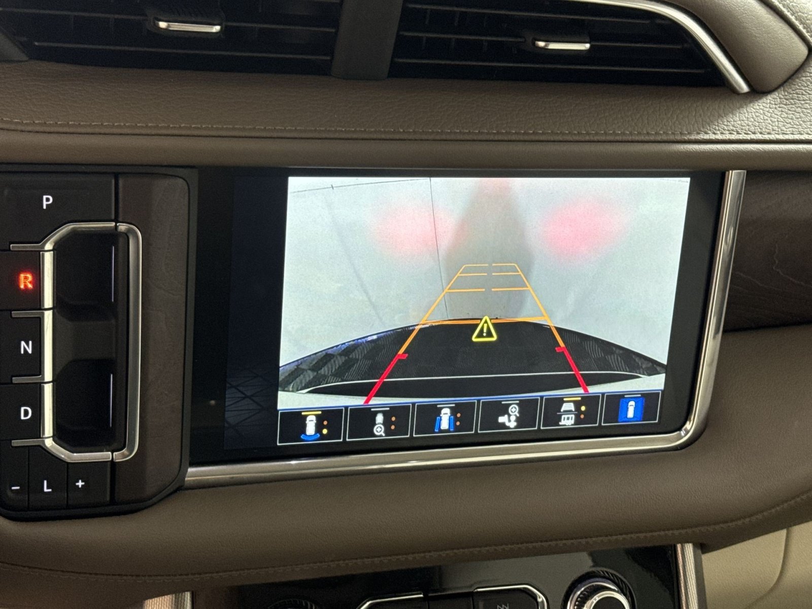 Used 2023 GMC Yukon Denali AWD/4WD image 19