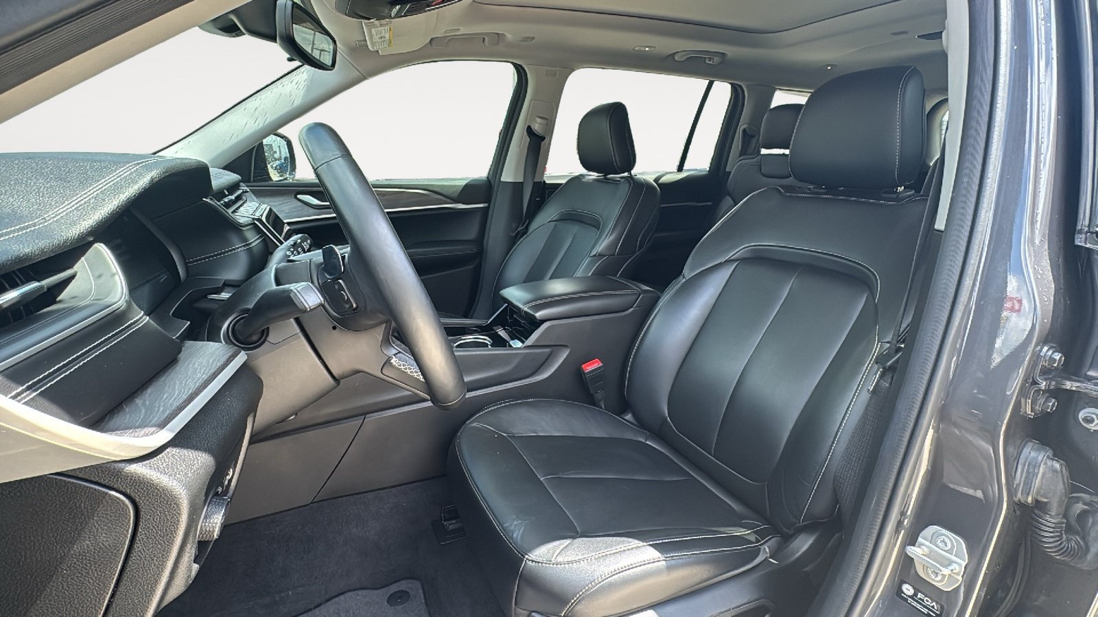 Used 2021 Jeep Grand Cherokee L Limited AWD/4WD image 14