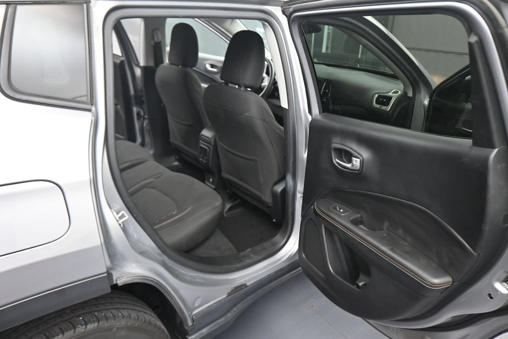 Used 2018 Jeep Compass Sport AWD/4WD image 43