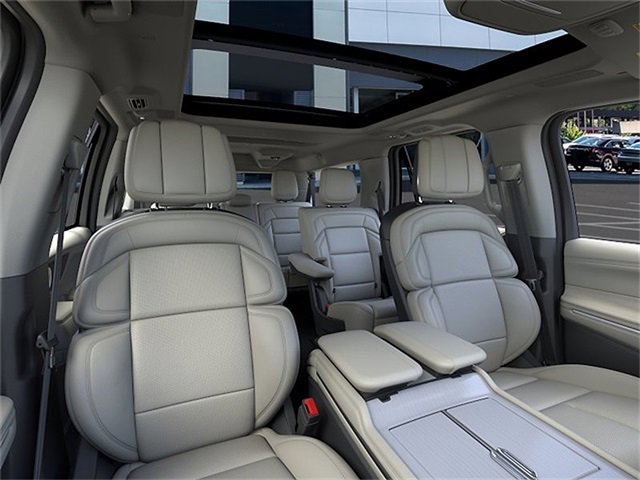 New 2026 Lincoln Navigator L Reserve AWD/4WD image 10