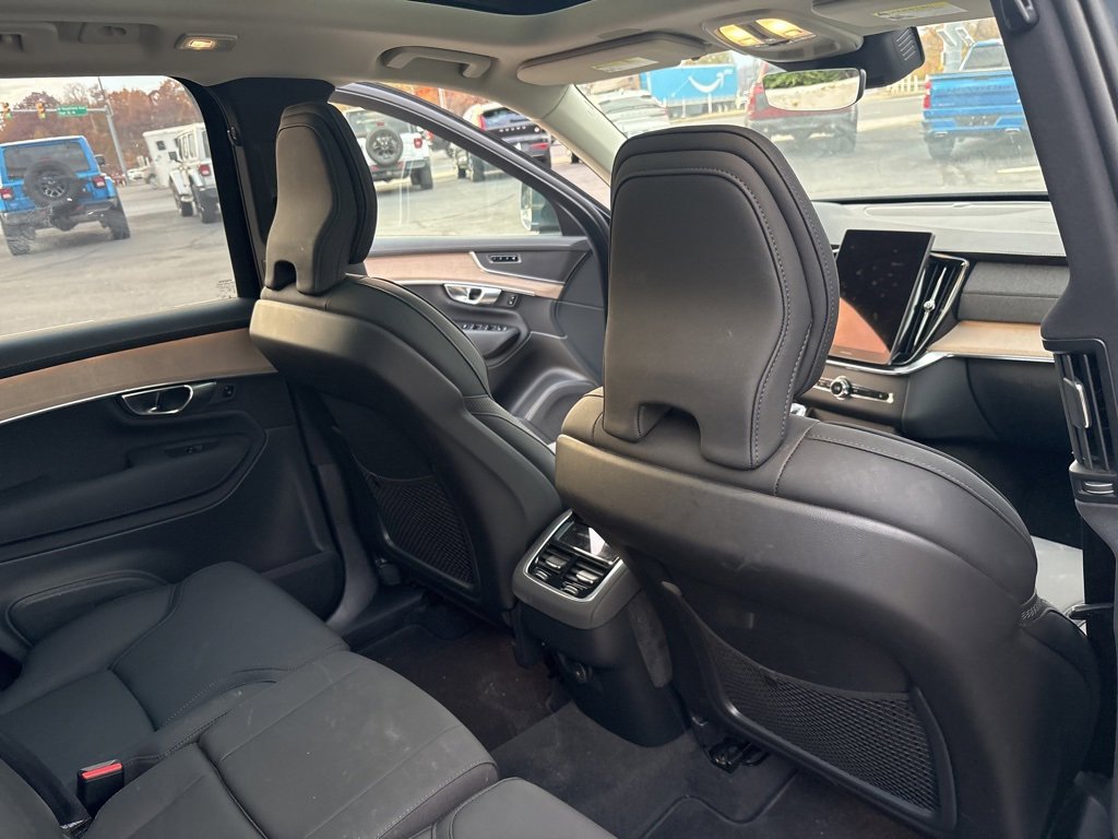 Certified 2025 Volvo XC90 B6 Plus image 42