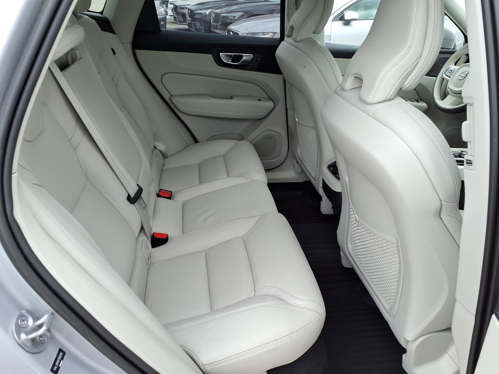Certified 2023 Volvo XC60 B5 Ultimate w/ Protection Package Premier AWD/4WD image 15
