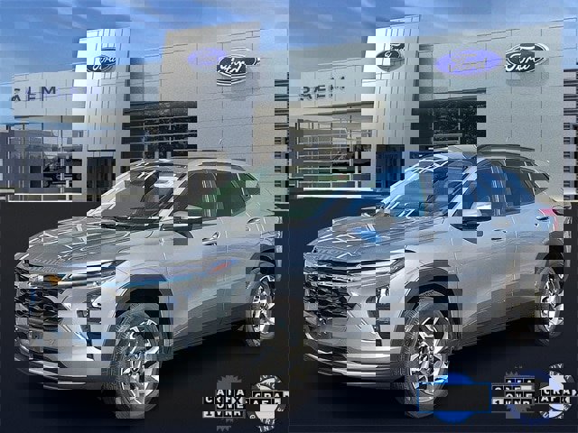 Used 2025 Chevrolet Trax LT w/ Driver Confidence Package image 6