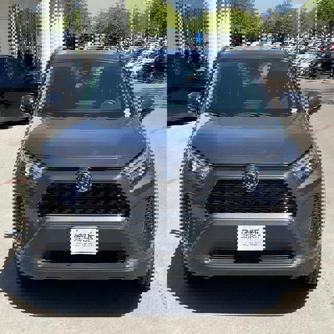 Used 2024 Toyota RAV4 XLE image 7