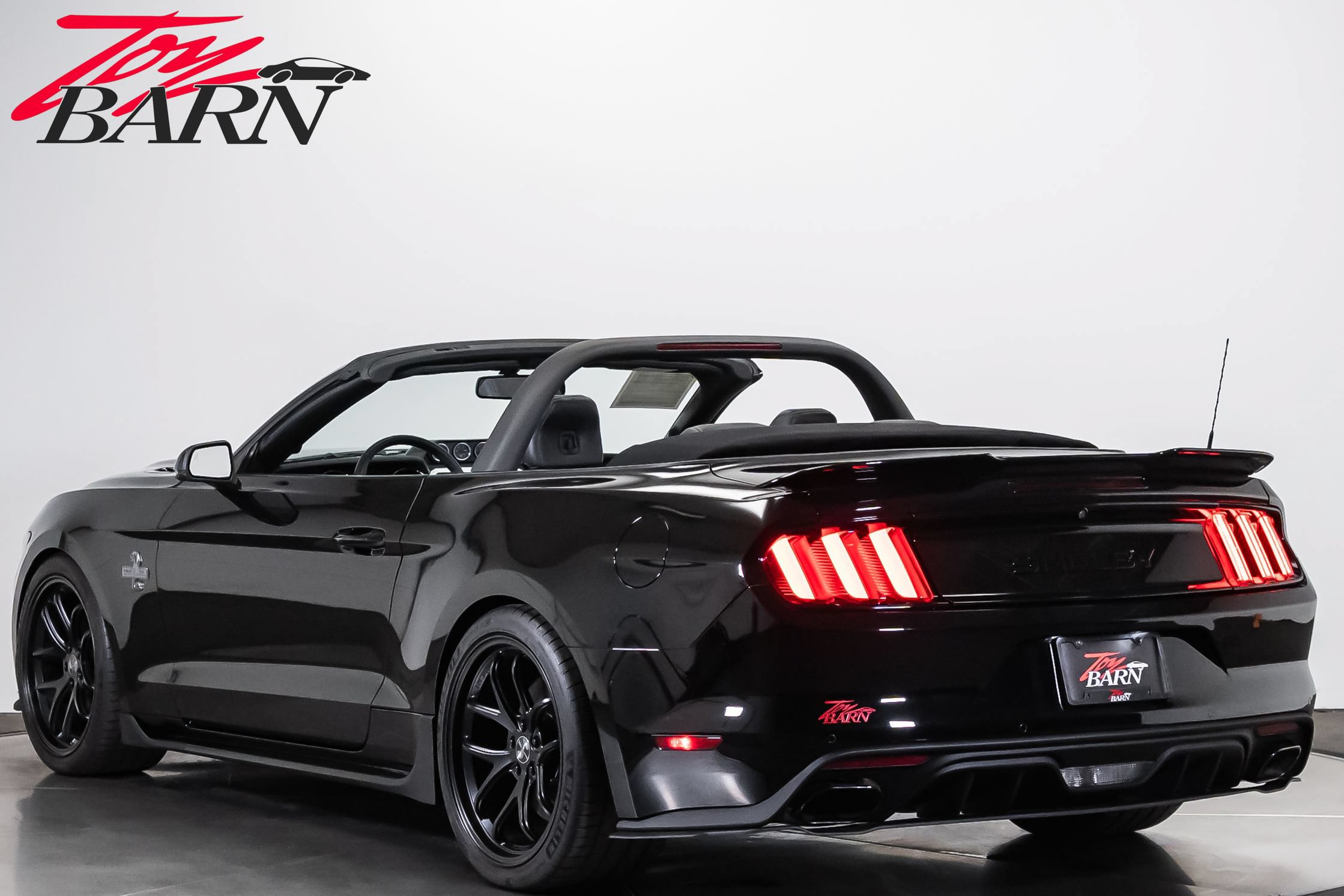 Used 2017 Ford Mustang GT Premium w/ Equipment Group 401A RWD image 11