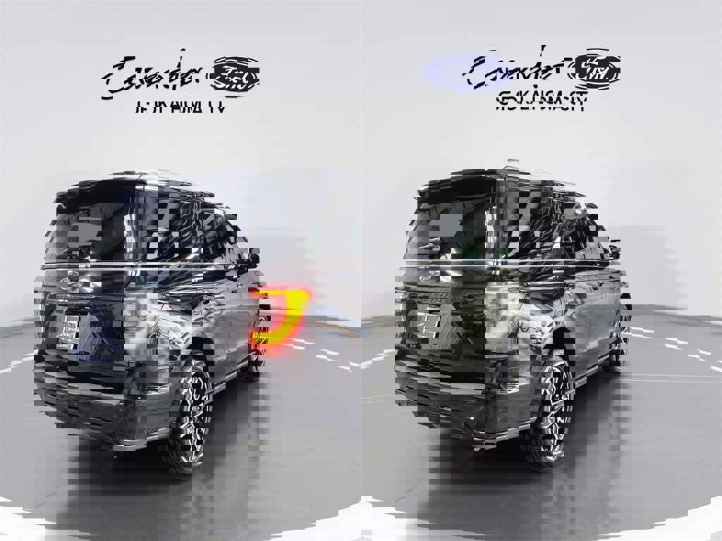 Used 2021 Ford Expedition Limited image 8