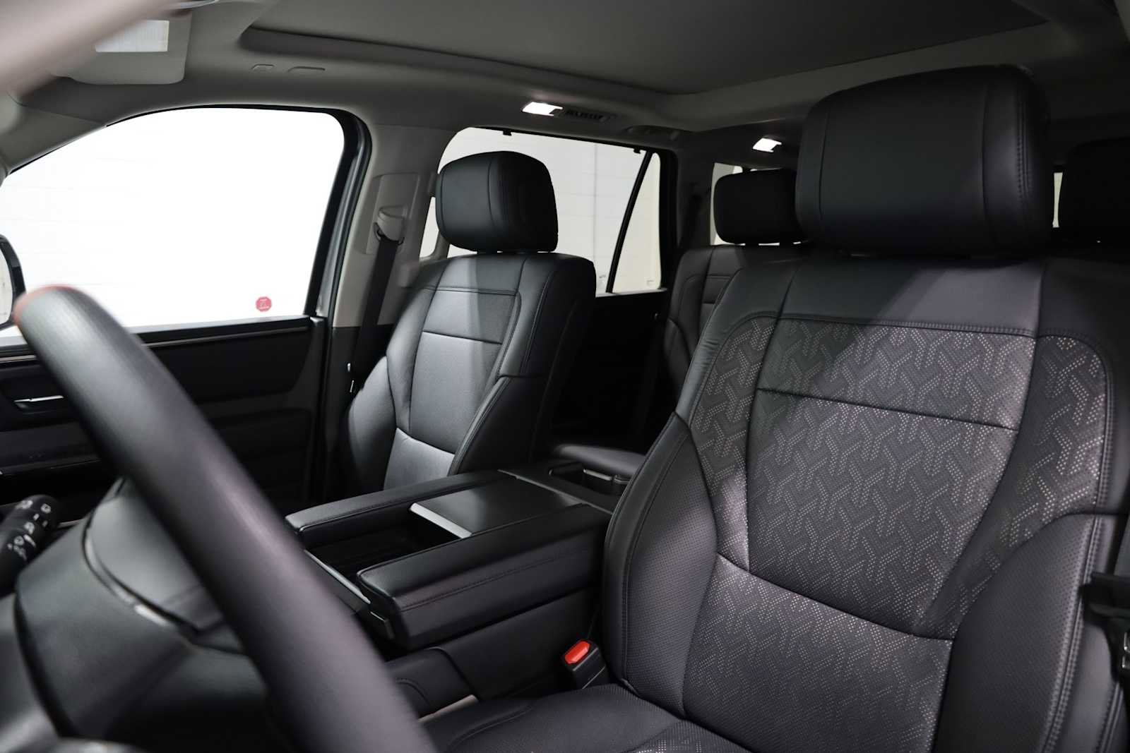 Used 2024 Toyota Sequoia Platinum image 5